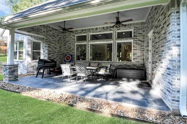 9634 Longmire Creek Way, Conroe, TX 77304
