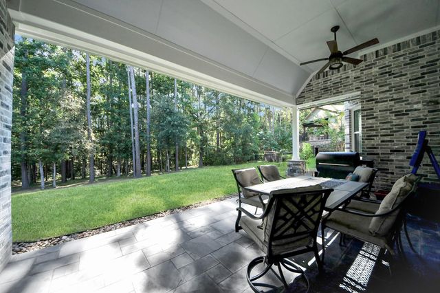 9634 Longmire Creek Way, Conroe, TX 77304