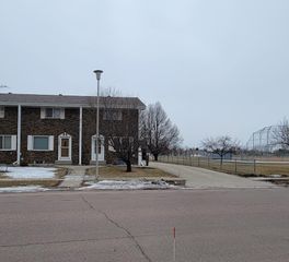 1566 27th Avenue S, Fargo, ND 58103