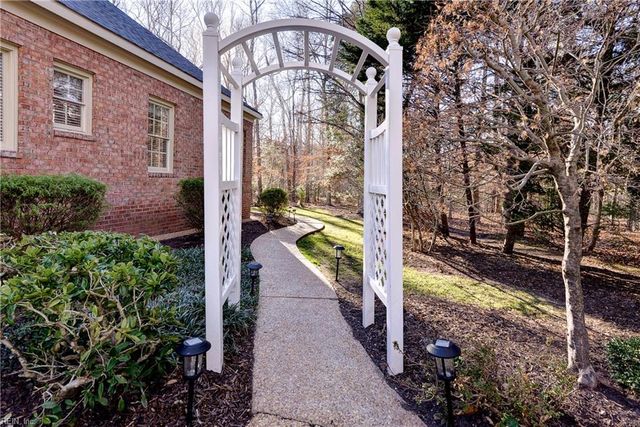 101 Pine VLY, Williamsburg, VA 23188