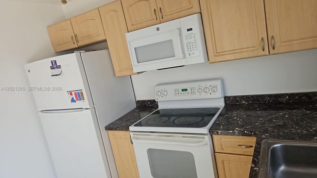 5300 NW 18th Ct 4I, Lauderhill, FL 33313