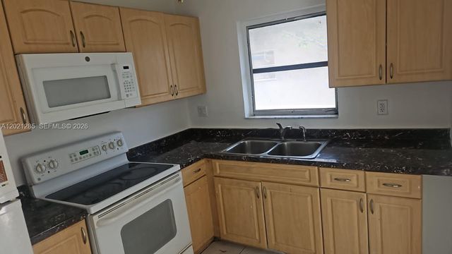 5300 NW 18th Ct 4I, Lauderhill, FL 33313