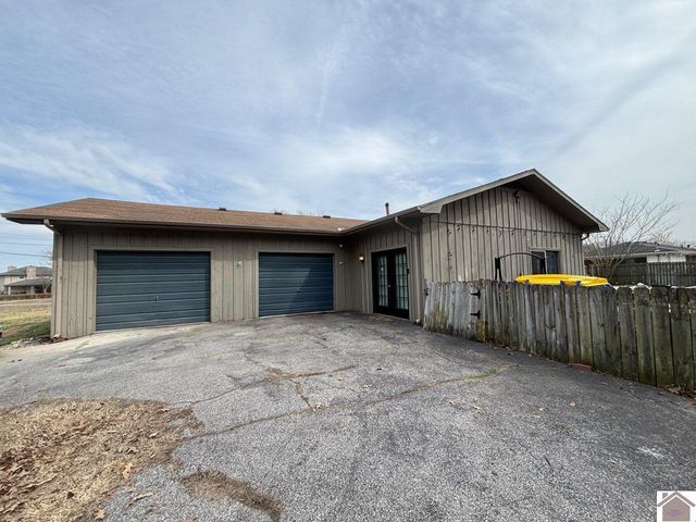 3005 Alpha Dr, Paducah, KY 42003