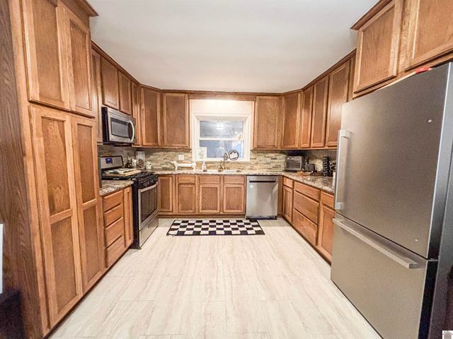 3005 Alpha Dr, Paducah, KY 42003