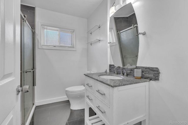 8484 Berwyn Street, Dearborn Heights, MI 48127