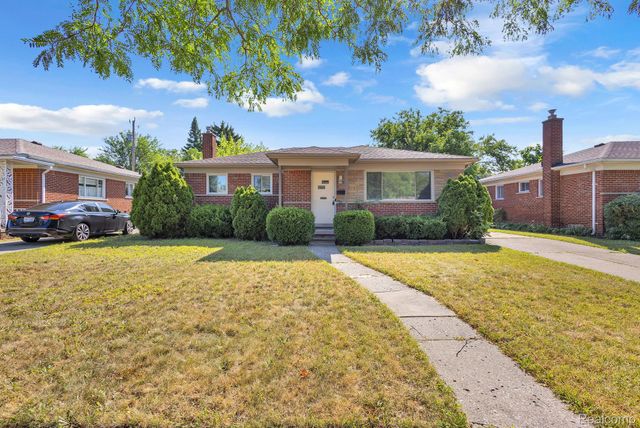 8484 Berwyn Street, Dearborn Heights, MI 48127