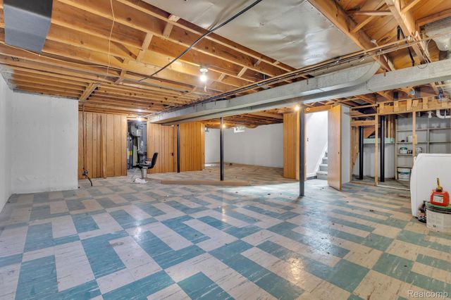 8484 Berwyn Street, Dearborn Heights, MI 48127