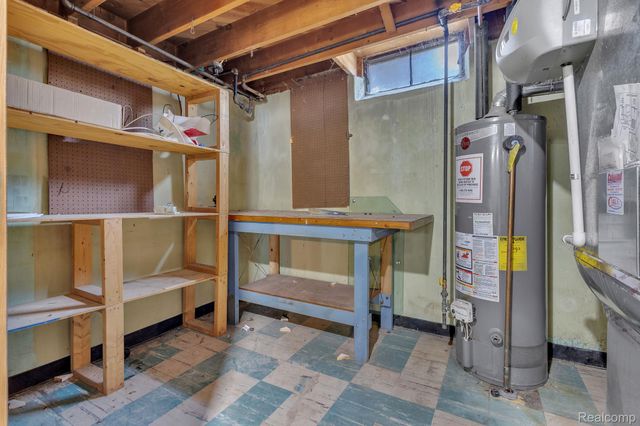 8484 Berwyn Street, Dearborn Heights, MI 48127