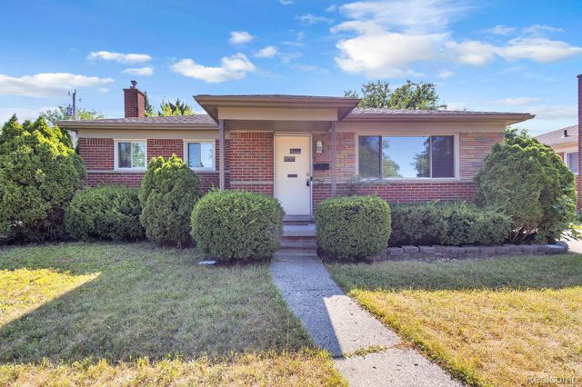 8484 Berwyn Street, Dearborn Heights, MI 48127
