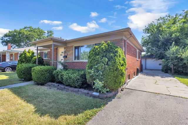 8484 Berwyn Street, Dearborn Heights, MI 48127
