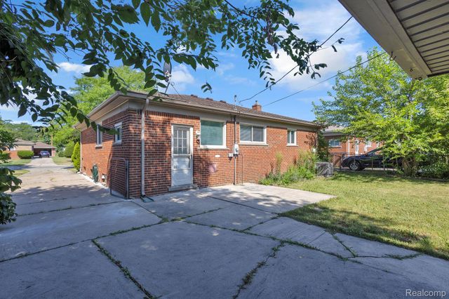 8484 Berwyn Street, Dearborn Heights, MI 48127