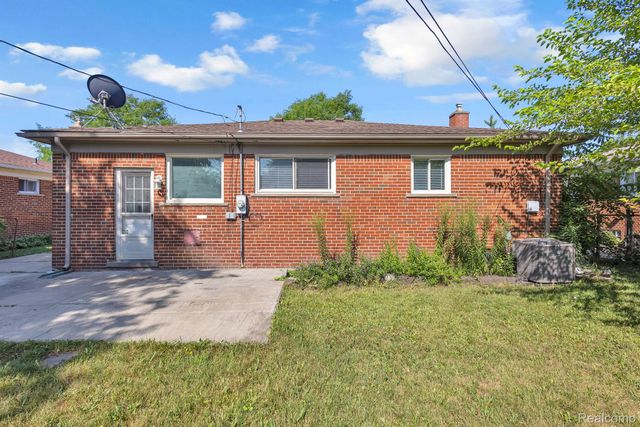 8484 Berwyn Street, Dearborn Heights, MI 48127