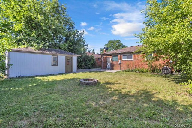 8484 Berwyn Street, Dearborn Heights, MI 48127