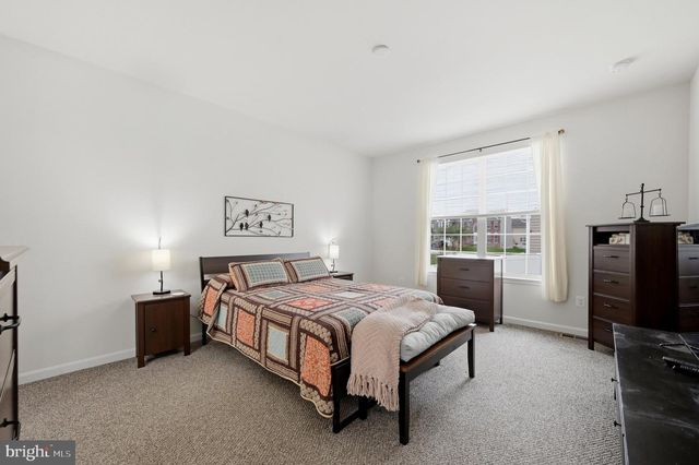 109 SHALLOW CREEK DR, Ranson, WV 25438