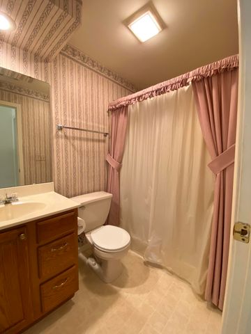 3301 Milestone Creek Court, Valparaiso, IN 46385