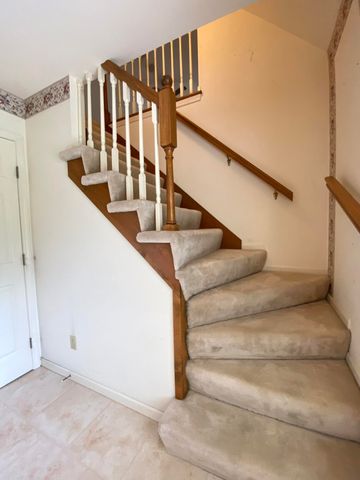 3301 Milestone Creek Court, Valparaiso, IN 46385