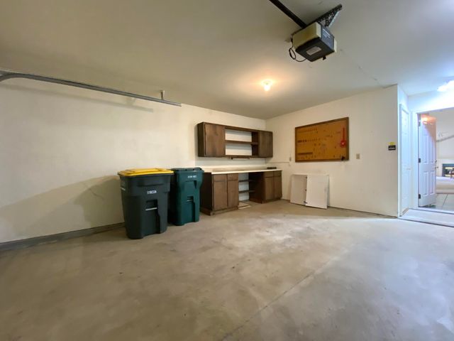 3301 Milestone Creek Court, Valparaiso, IN 46385