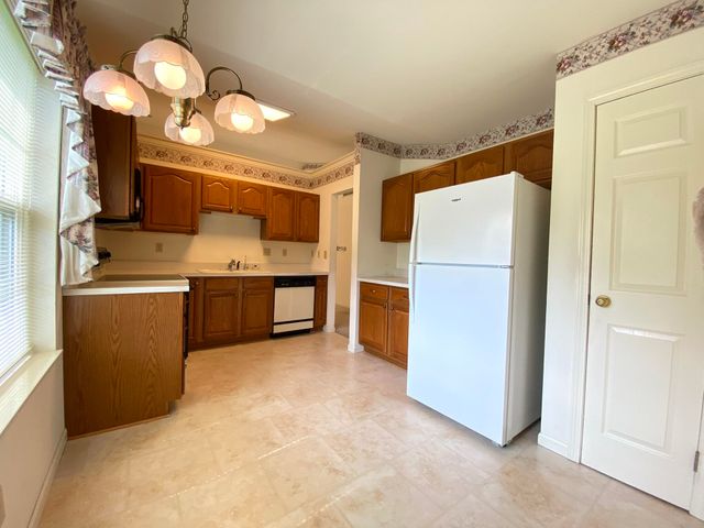 3301 Milestone Creek Court, Valparaiso, IN 46385