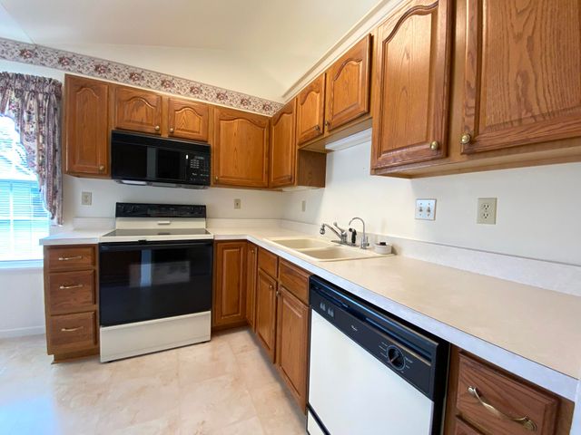3301 Milestone Creek Court, Valparaiso, IN 46385