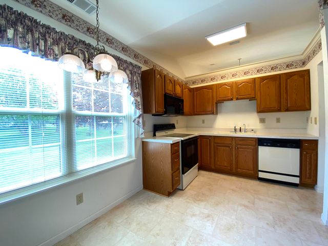 3301 Milestone Creek Court, Valparaiso, IN 46385
