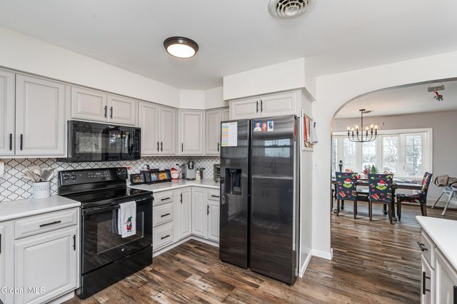 23 Geiser Road, North Greenbush, NY 12198