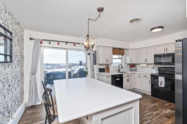 23 Geiser Road, North Greenbush, NY 12198