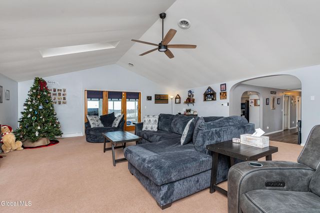 23 Geiser Road, North Greenbush, NY 12198