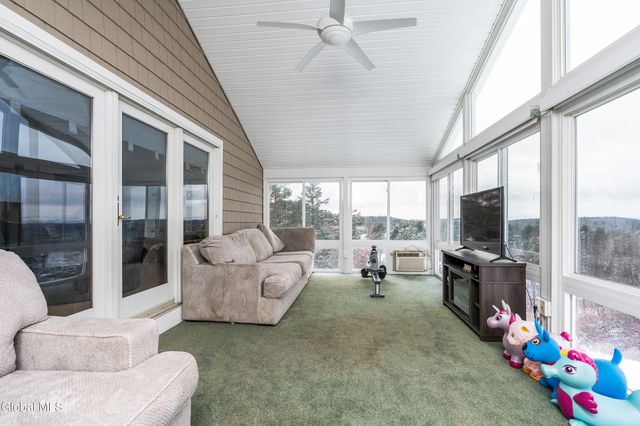 23 Geiser Road, North Greenbush, NY 12198