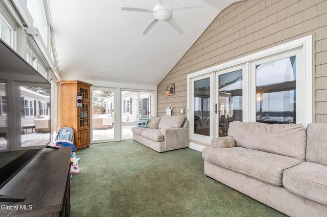 23 Geiser Road, North Greenbush, NY 12198