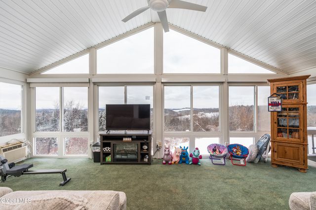 23 Geiser Road, North Greenbush, NY 12198