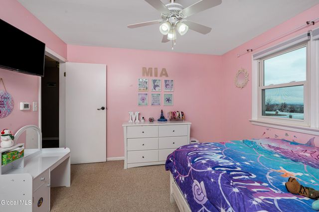 23 Geiser Road, North Greenbush, NY 12198