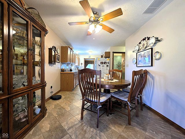 205 Locust Lane, Mooresville, IN 46158