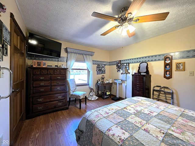 205 Locust Lane, Mooresville, IN 46158