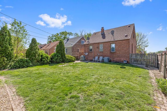 7405 Howard Avenue, Hammond, IN 46324