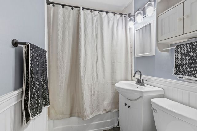 7405 Howard Avenue, Hammond, IN 46324