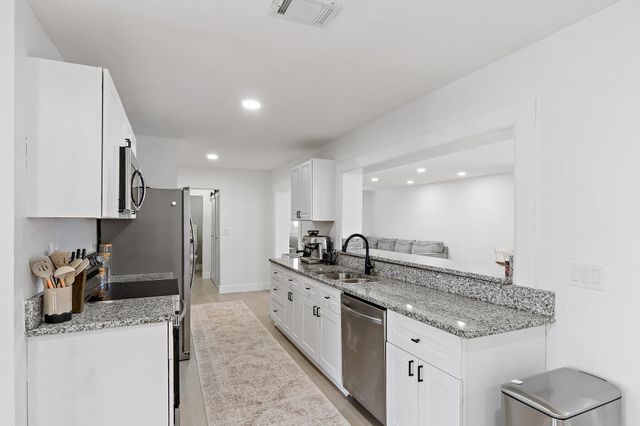 1851 SE Jackson Street, Stuart, FL 34997