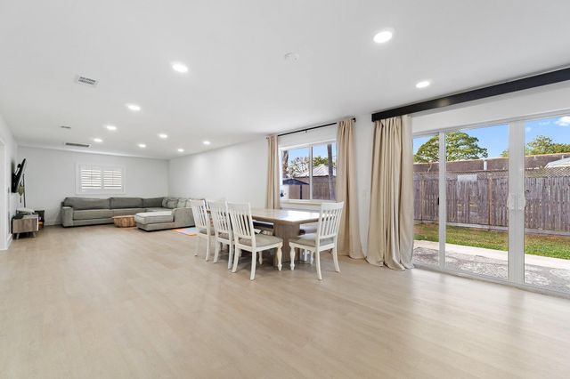 1851 SE Jackson Street, Stuart, FL 34997