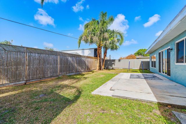 1851 SE Jackson Street, Stuart, FL 34997