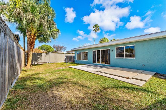 1851 SE Jackson Street, Stuart, FL 34997