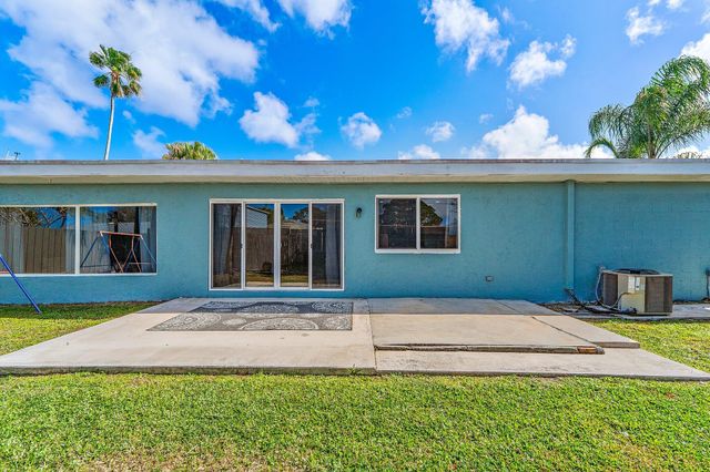 1851 SE Jackson Street, Stuart, FL 34997