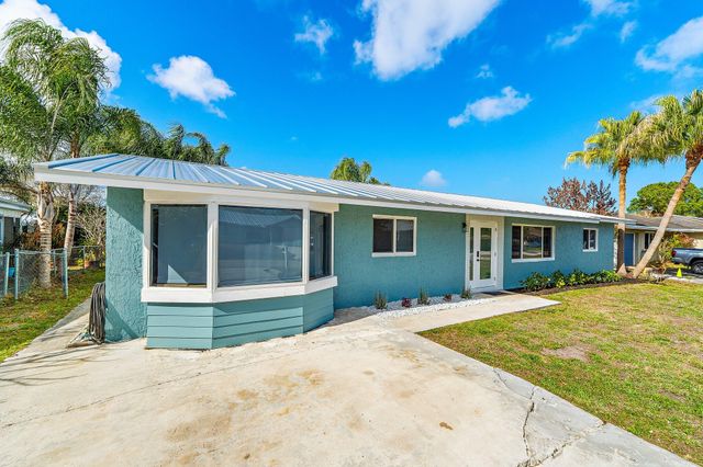 1851 SE Jackson Street, Stuart, FL 34997