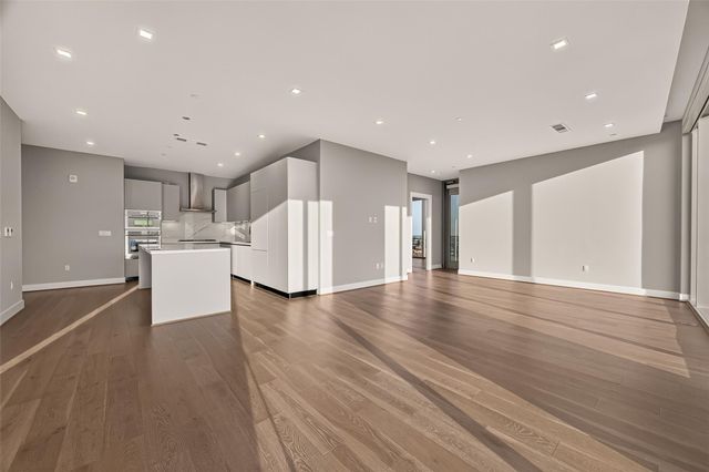 1711 Allen Parkway 2203, Houston, TX 77019