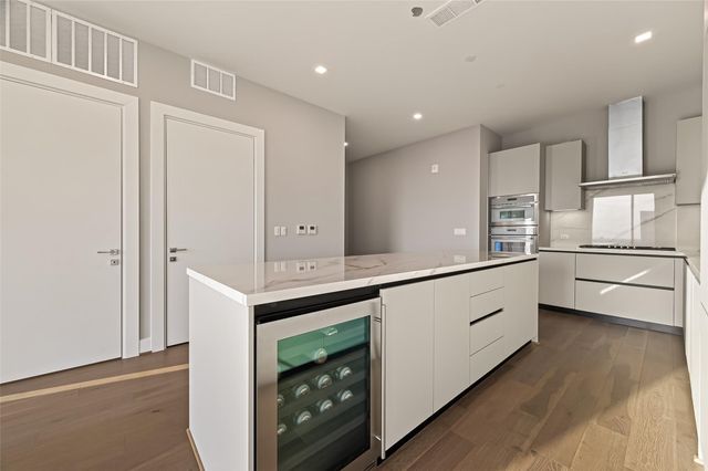 1711 Allen Parkway 2203, Houston, TX 77019