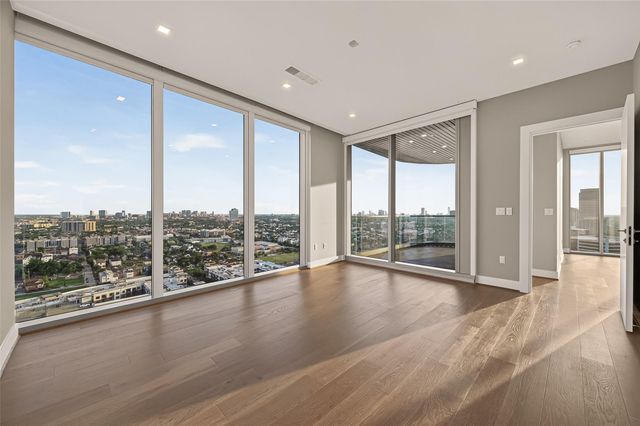 1711 Allen Parkway 2203, Houston, TX 77019