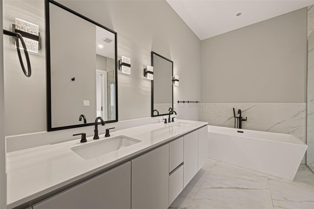 1711 Allen Parkway 2203, Houston, TX 77019