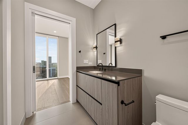 1711 Allen Parkway 2203, Houston, TX 77019