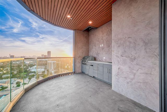 1711 Allen Parkway 2203, Houston, TX 77019