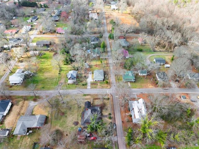 5919 Chattahoochee Street, Lula, GA 30554