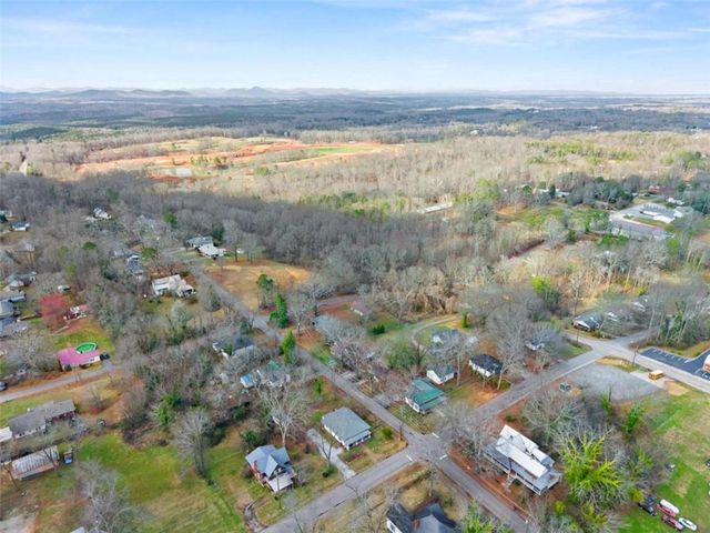 5919 Chattahoochee Street, Lula, GA 30554