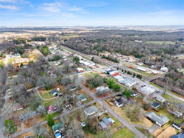 5919 Chattahoochee Street, Lula, GA 30554